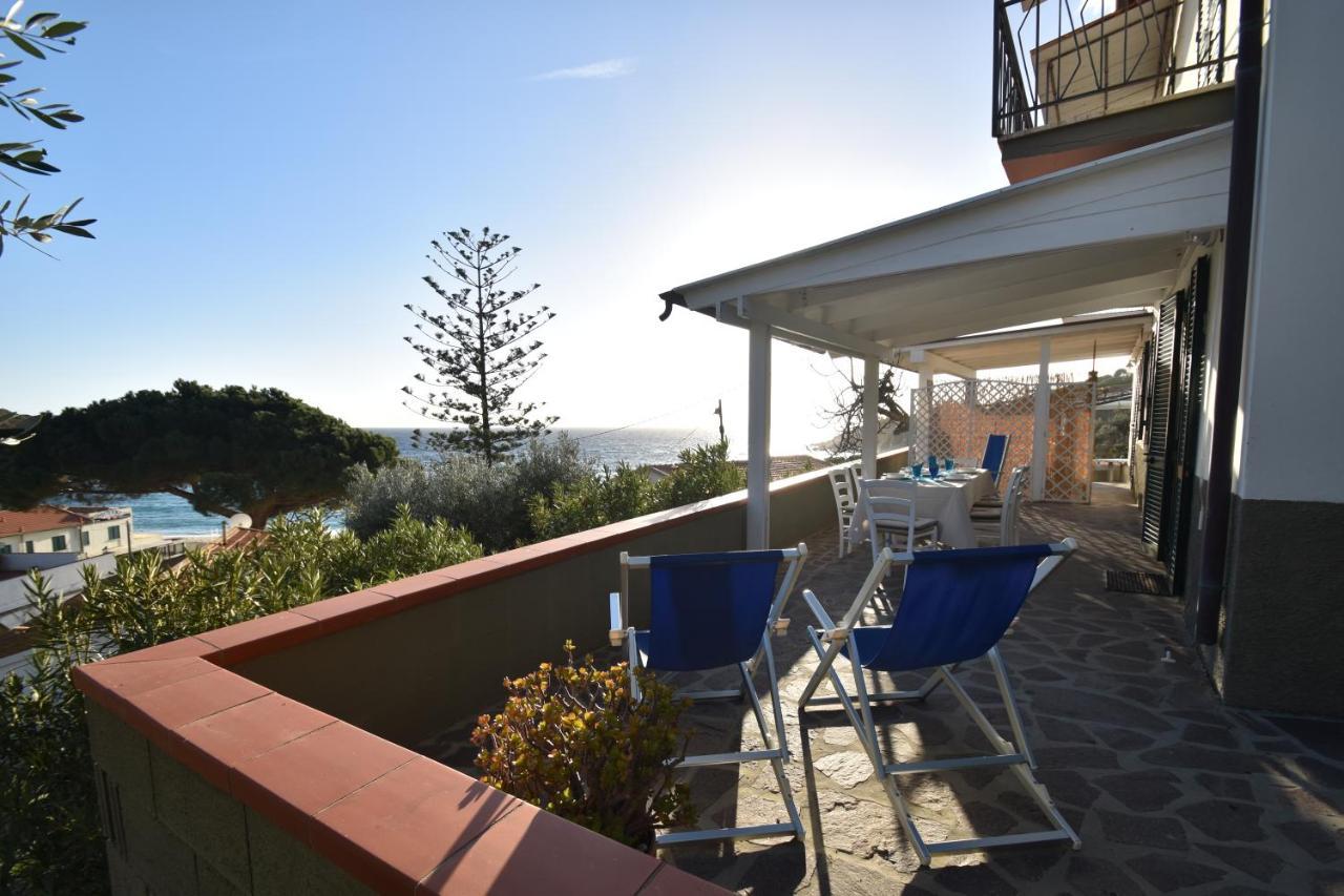 Appartamenti Cavoli - Vista Mare Con Terrazze, Clima E Posti Auto Spiaggia di Cavoli Extérieur photo