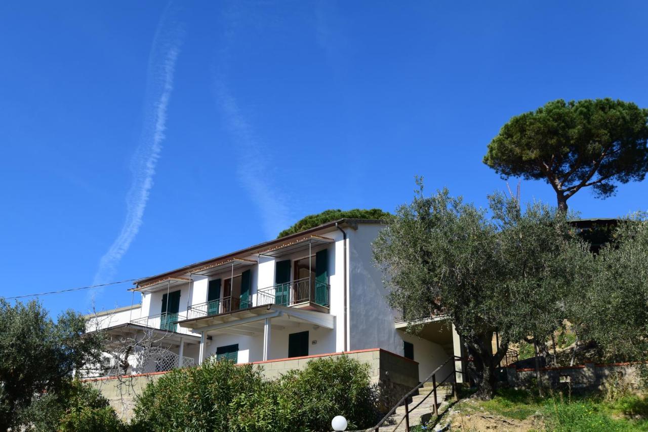 Appartamenti Cavoli - Vista Mare Con Terrazze, Clima E Posti Auto Spiaggia di Cavoli Extérieur photo