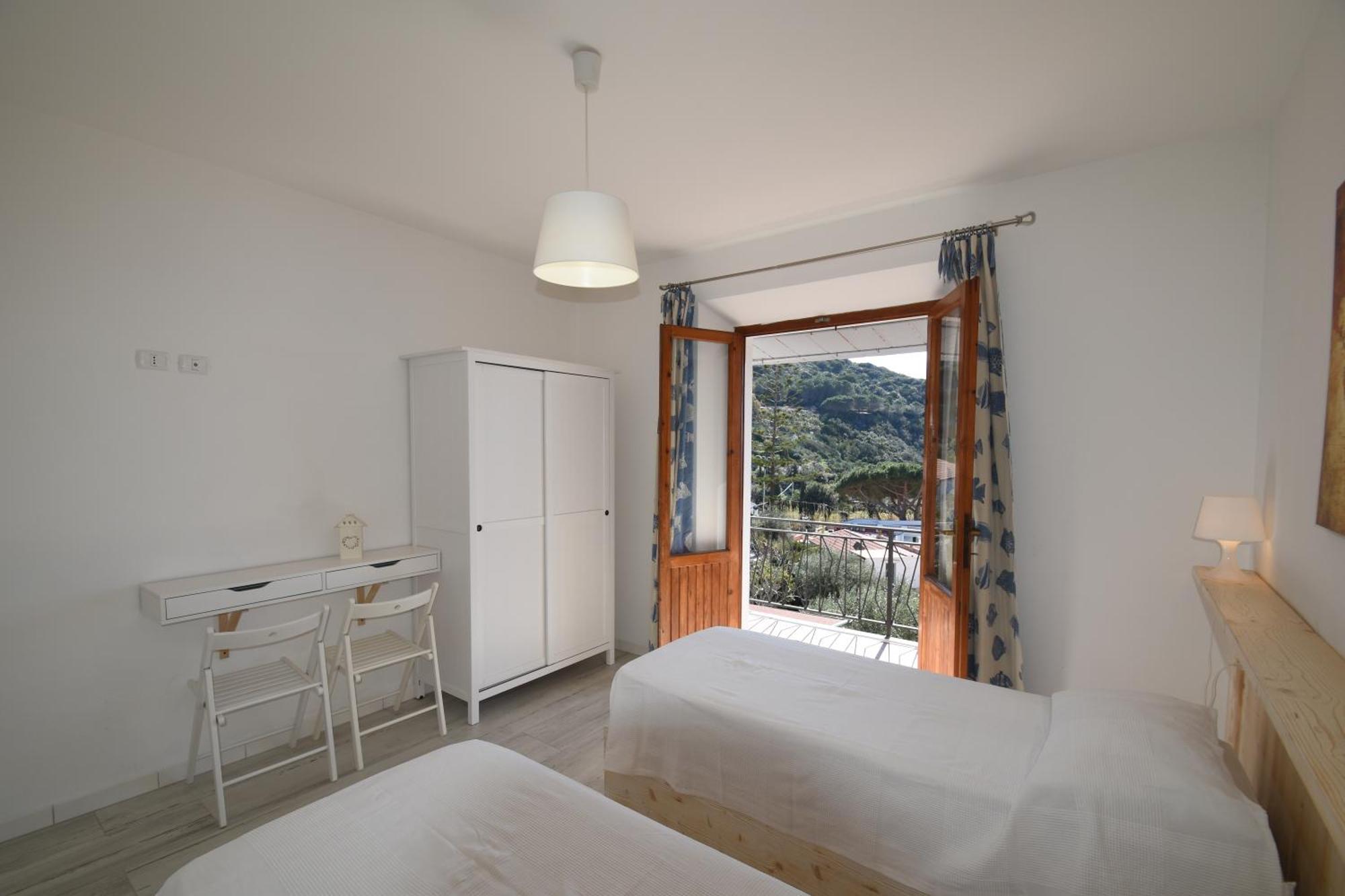 Appartamenti Cavoli - Vista Mare Con Terrazze, Clima E Posti Auto Spiaggia di Cavoli Extérieur photo