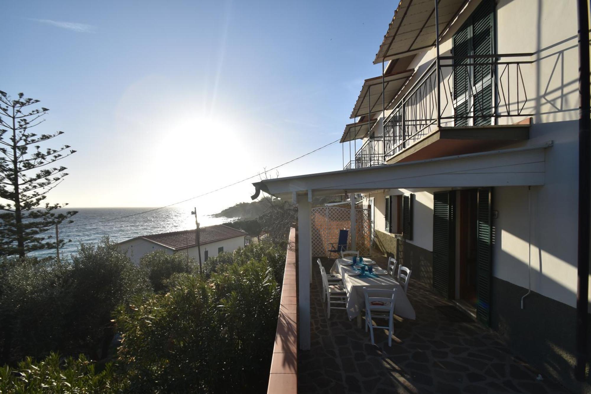 Appartamenti Cavoli - Vista Mare Con Terrazze, Clima E Posti Auto Spiaggia di Cavoli Extérieur photo