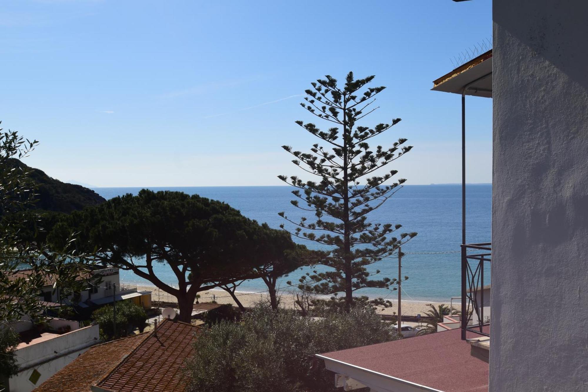 Appartamenti Cavoli - Vista Mare Con Terrazze, Clima E Posti Auto Spiaggia di Cavoli Extérieur photo