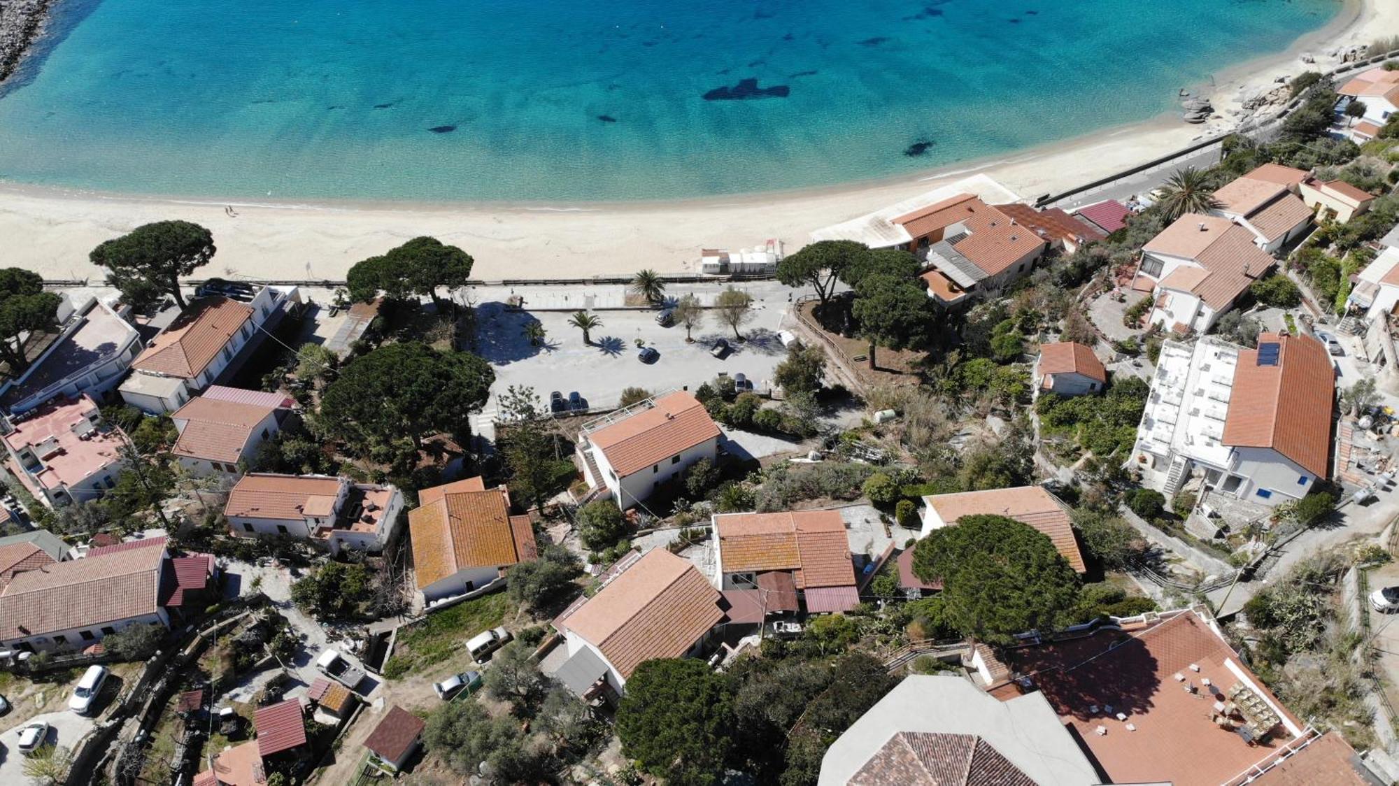 Appartamenti Cavoli - Vista Mare Con Terrazze, Clima E Posti Auto Spiaggia di Cavoli Extérieur photo