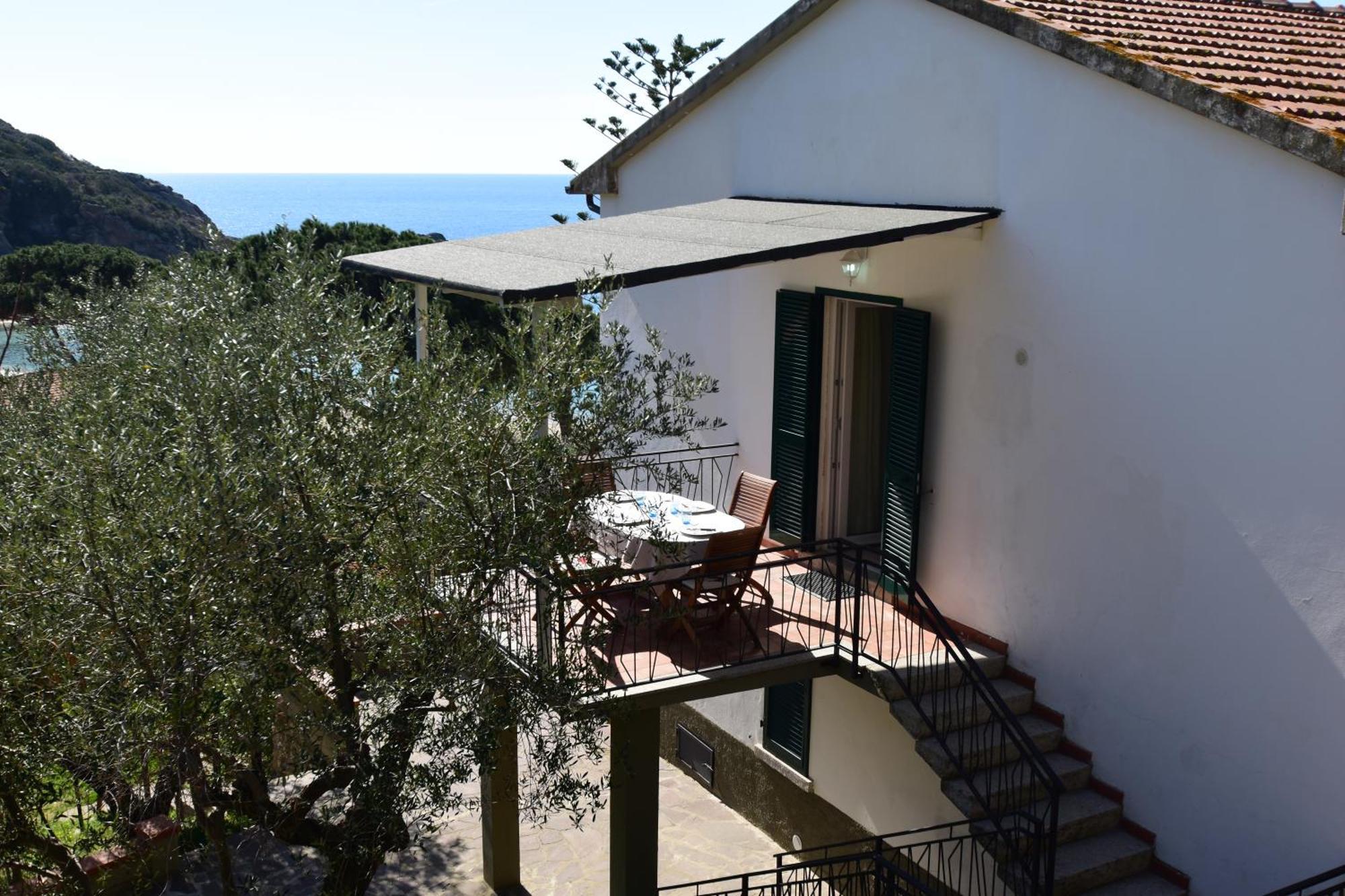 Appartamenti Cavoli - Vista Mare Con Terrazze, Clima E Posti Auto Spiaggia di Cavoli Extérieur photo